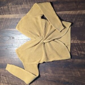 Moon & Madison Sweater Small